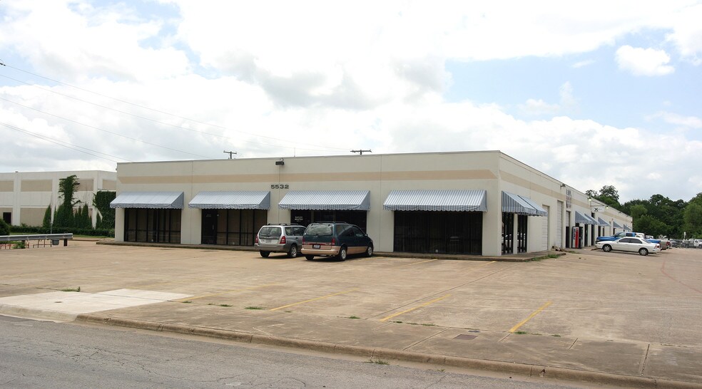 5532 Midway Rd, Haltom City, TX à louer - Photo de l’immeuble – Image 2 sur 8