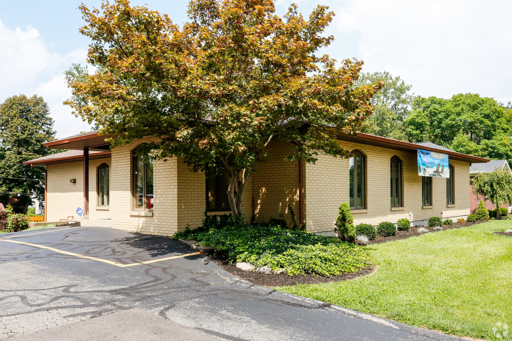 292-302 N Detroit St, Xenia, OH à louer Photo principale– Image 1 sur 6