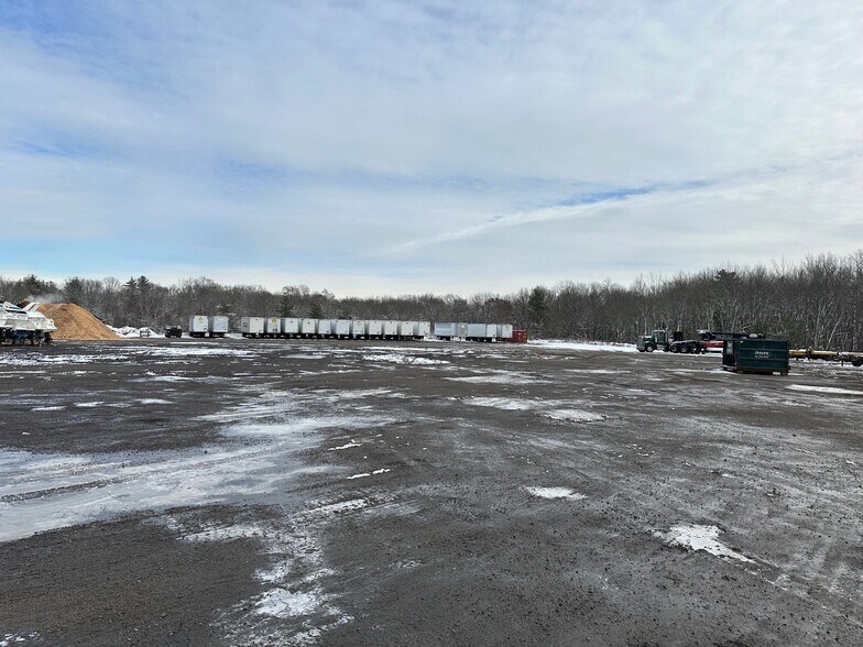 944 Adams St, Abington, MA à louer - Photo de l’immeuble – Image 2 sur 10