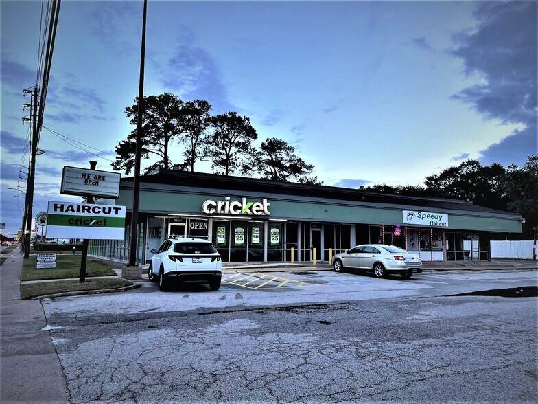 2038 N Gessner Rd, Houston, TX à louer - Photo de l’immeuble – Image 1 sur 1
