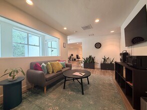 357 Castro St, Mountain View, CA à louer Photo intérieure– Image 2 sur 7