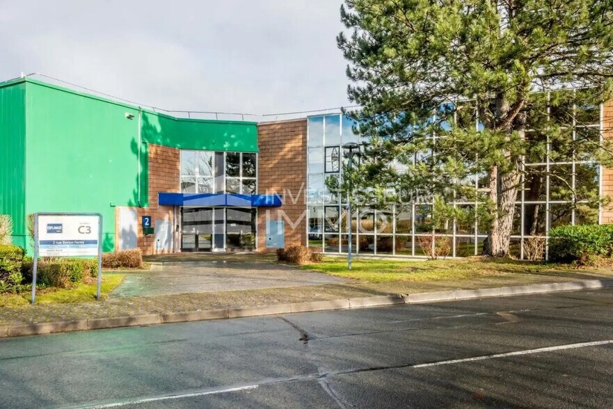 Bureau dans Saint-Thibault-des-Vignes à louer - Photo de l’immeuble – Image 1 sur 5