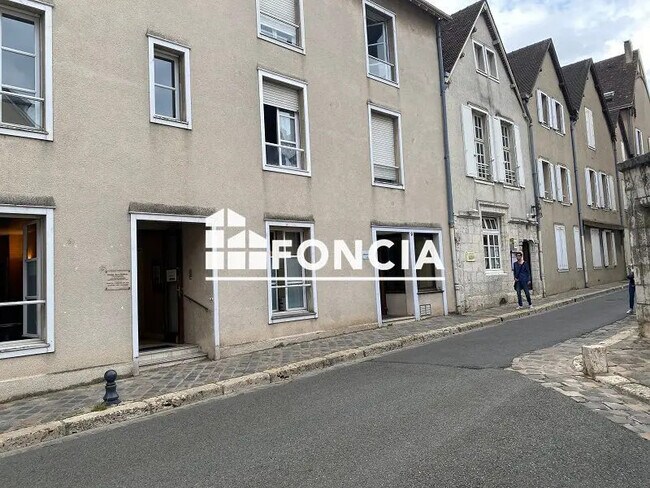 Plus de détails pour 9 Place Jean Moulin, Chartres - Bureau à louer