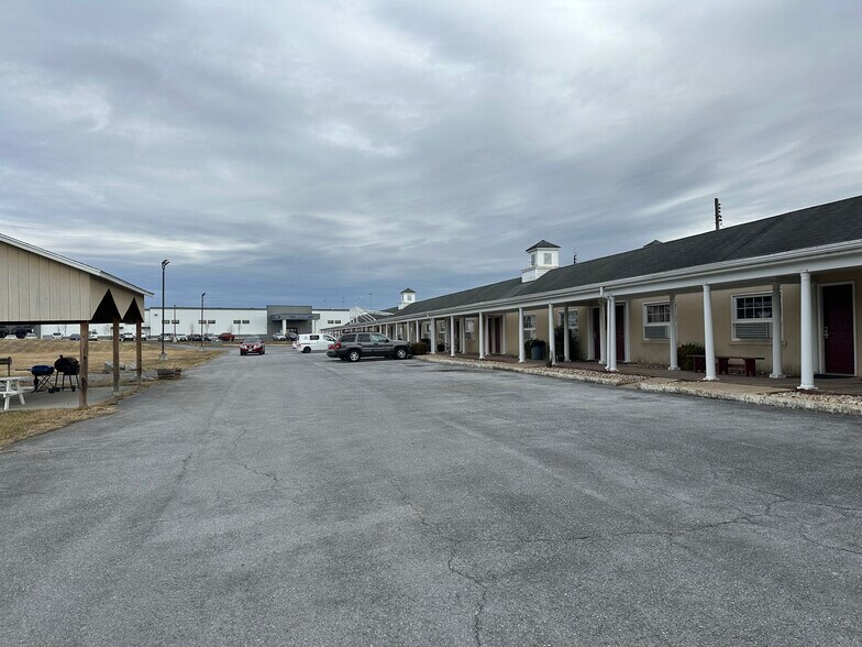 3140 Kaylor Park dr, Harrisonburg, VA à vendre - Photo de l’immeuble – Image 2 sur 30