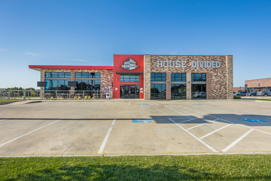 7609 Hillside Rd, Amarillo, TX à louer - Photo de l’immeuble – Image 3 sur 47