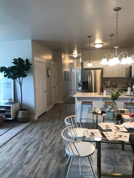 13054 S Tortola Dr, Herriman, UT à vendre - Photo principale – Image 1 sur 1