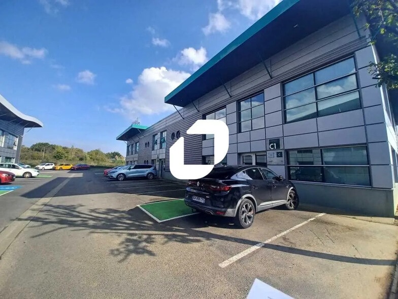 Bureau dans Floirac à louer - Photo de l’immeuble – Image 1 sur 11