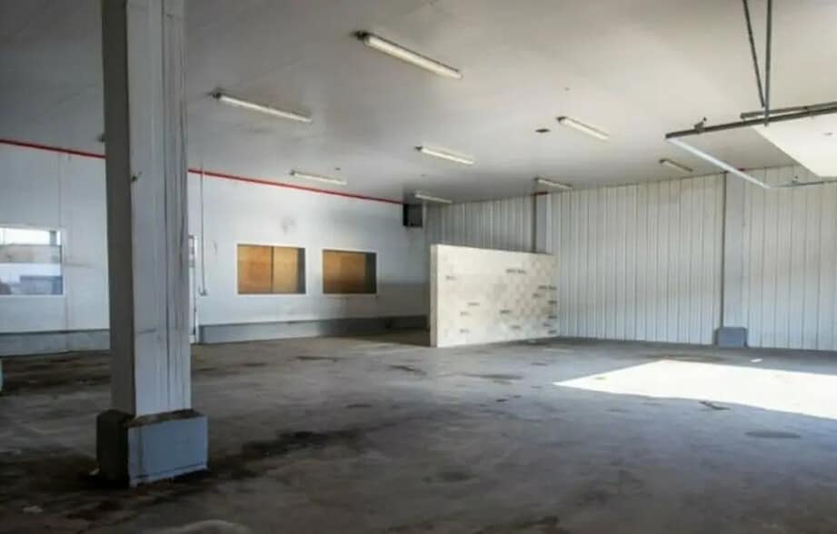 Local d’activités dans BRIVE-LA-GAILLARDE à louer - Photo de l’immeuble – Image 3 sur 3