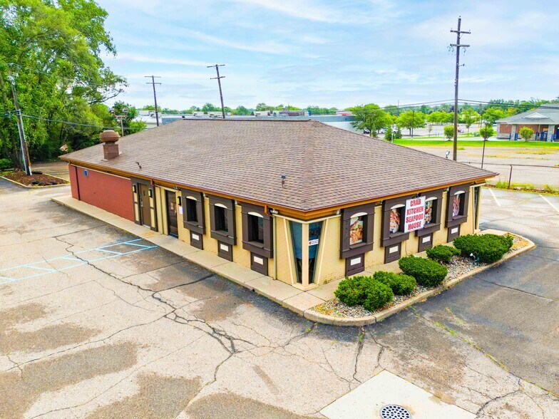 7520 N Wayne Rd, Westland, MI à vendre - Photo de l’immeuble – Image 3 sur 9
