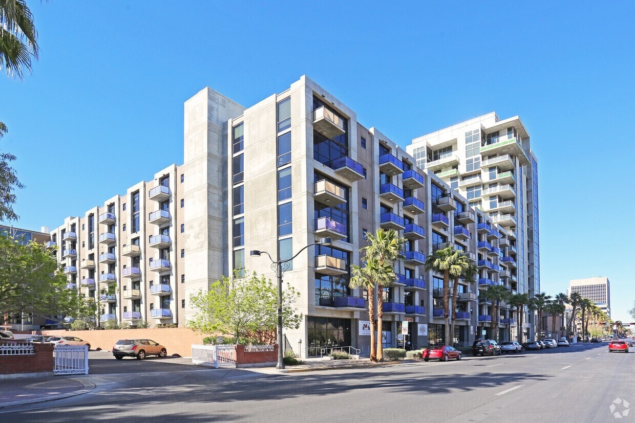 353 E Bonneville Ave, Las Vegas, NV 89101 - Lot 187 -  - Photo intérieure - Image 1 of 1