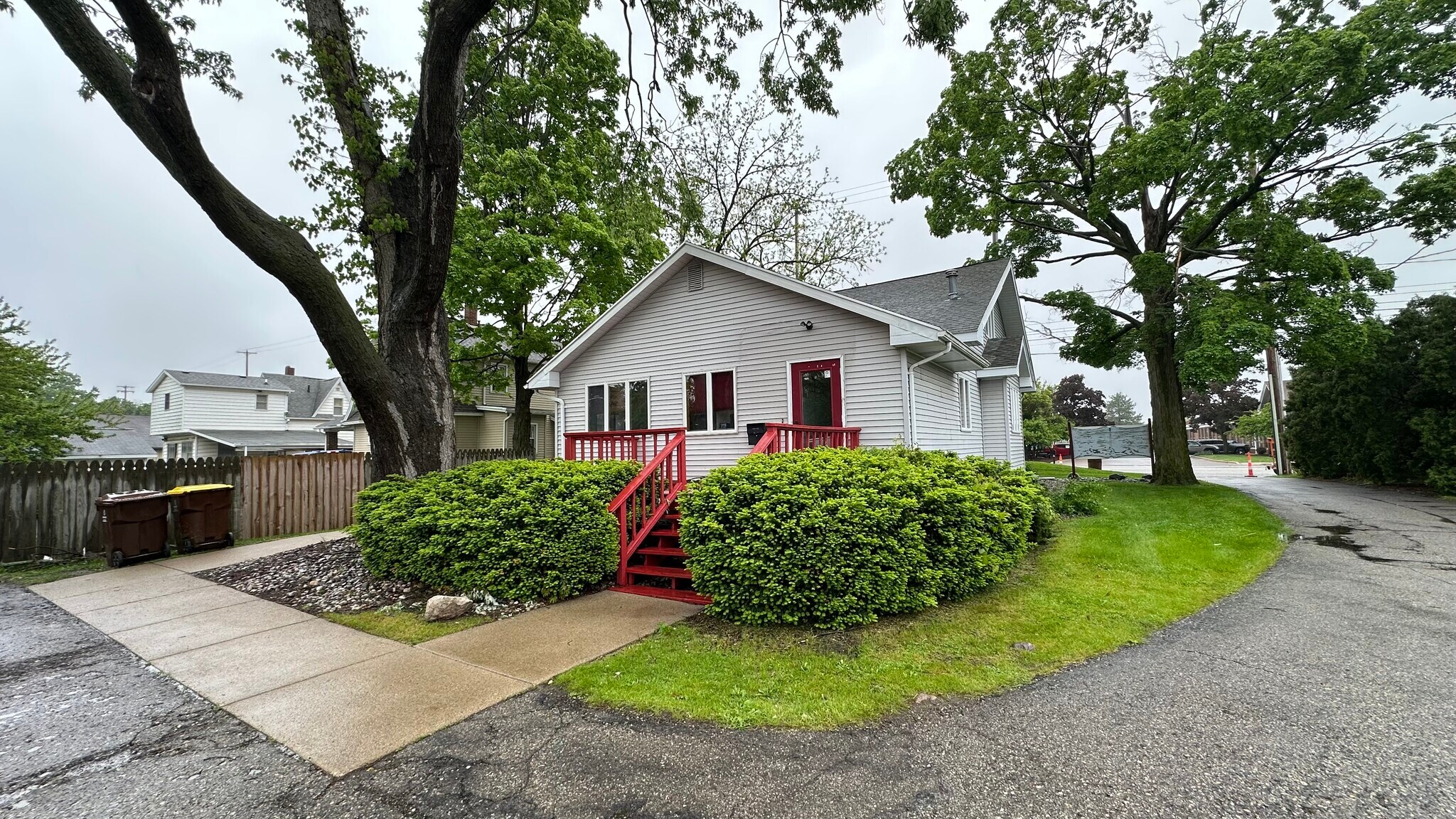 3724 W Saint Joseph Hwy, Lansing, MI à louer Photo de l’immeuble– Image 1 sur 12