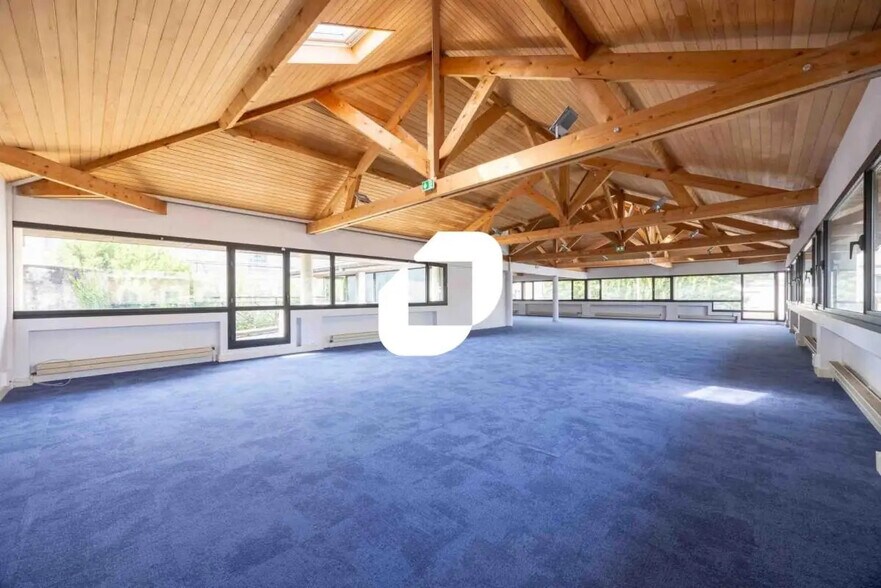 Bureau dans Lagny-sur-Marne à louer - Photo de l’immeuble – Image 3 sur 14