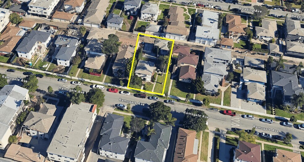 8738 Ramsgate Ave, Los Angeles, CA à vendre - Photo de l’immeuble – Image 2 sur 5