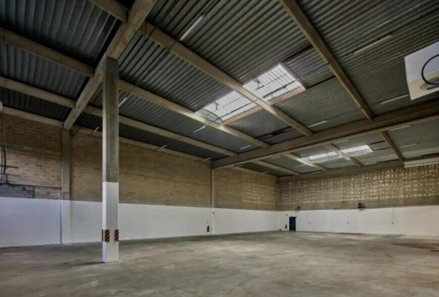 Local d’activités dans Herblay-sur-Seine à louer - Photo de l’immeuble – Image 2 sur 5