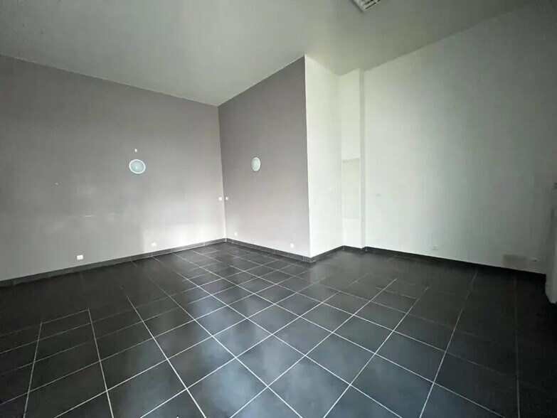 27 Rue D'Inkermann, Villeurbanne à louer - Photo intérieure – Image 2 sur 4