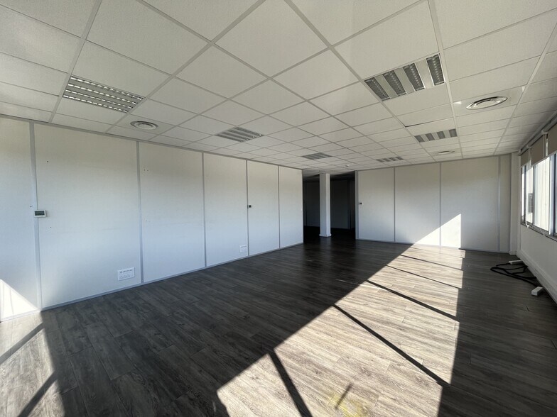 1 Avenue Henri Becquerel, Mérignac à louer - Photo de l’immeuble – Image 3 sur 9