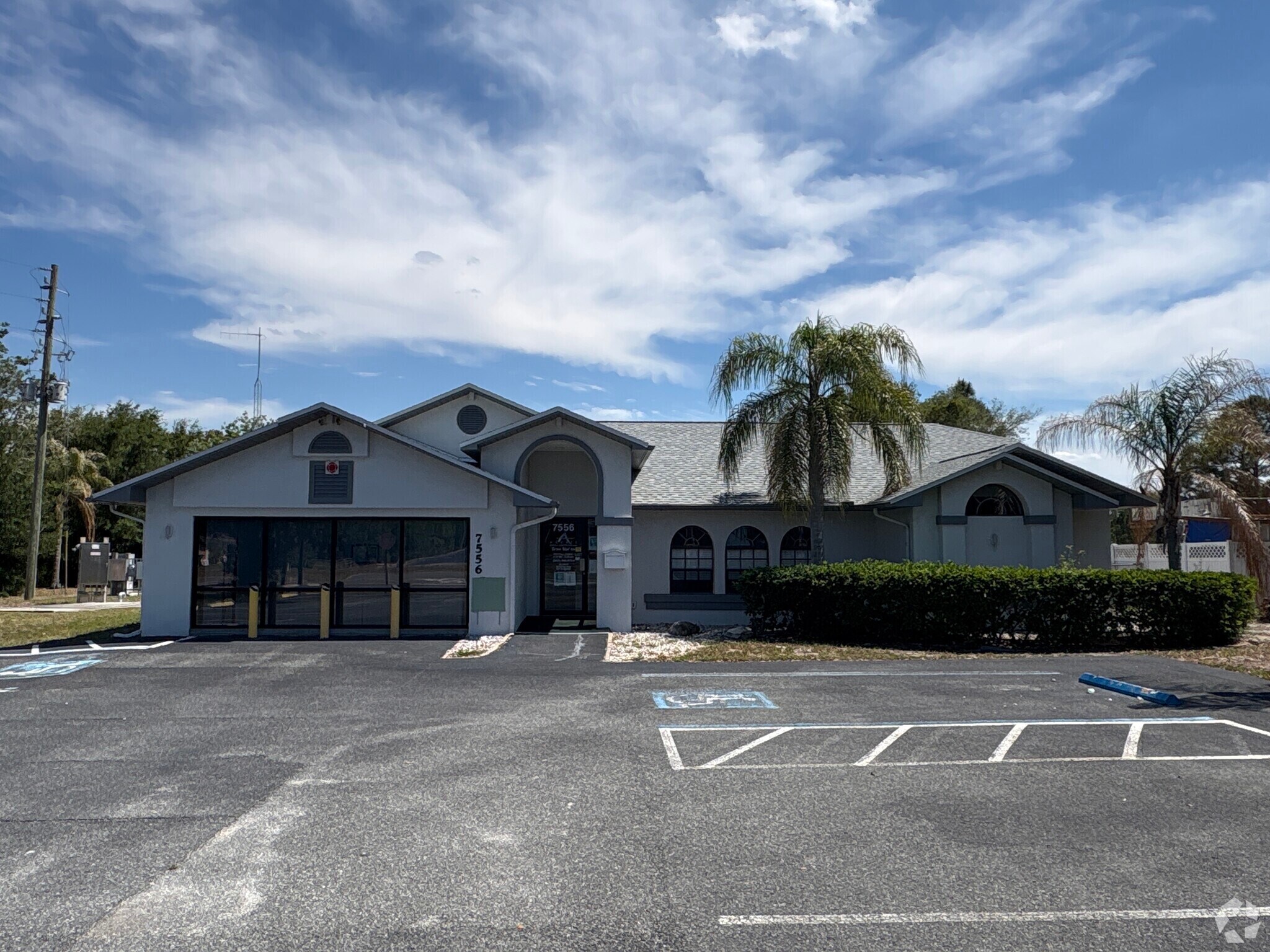 7556 Spring Hill Dr, Spring Hill, FL à vendre Photo principale– Image 1 sur 2