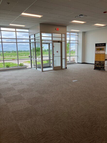 2031 Geneva Dr, Geneva, IL à louer - Photo intérieure – Image 3 sur 16