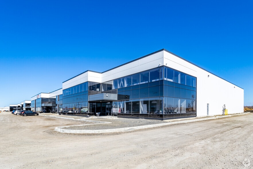 1300-1334 Av De La Gare, Mascouche, QC à louer - Photo principale – Image 1 sur 16