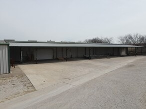 11647 Armetco Dr, Justin, TX à louer Photo de l’immeuble– Image 2 sur 12