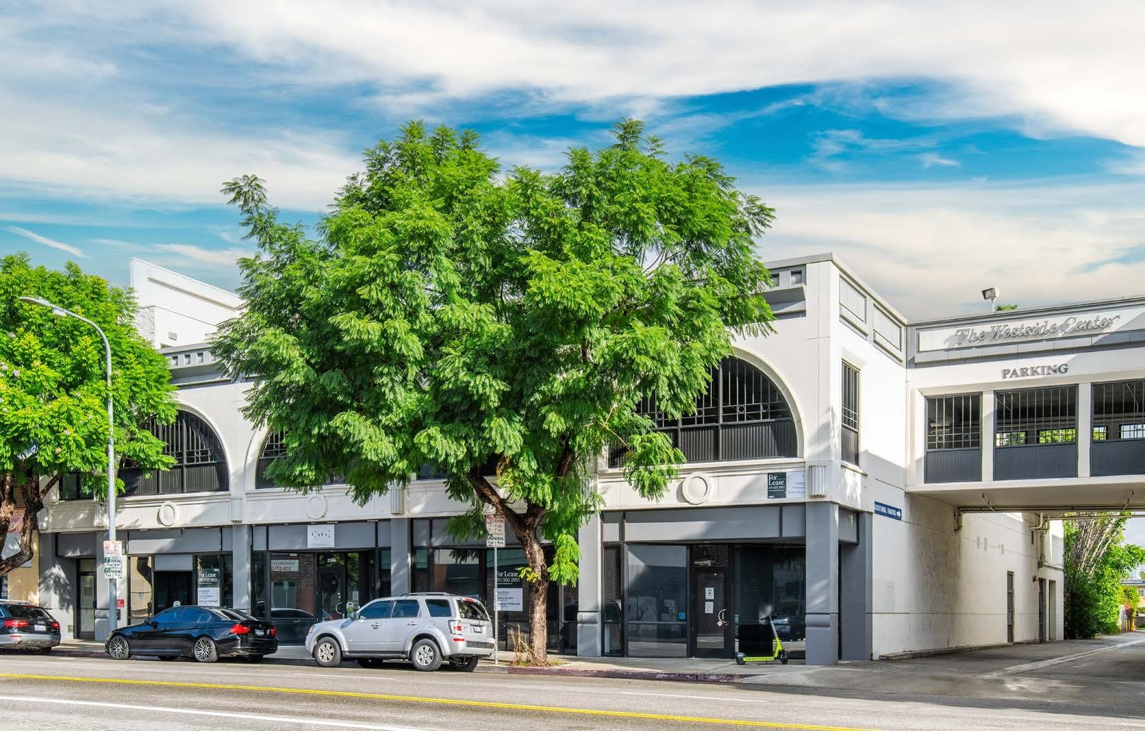 2384-2390 Westwood Blvd, Los Angeles, CA à louer Photo de l’immeuble– Image 1 sur 2