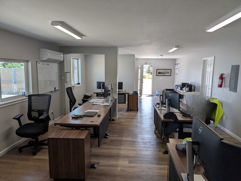 3714 W Industrial Loop, Coeur d'Alene, ID à louer - Photo de l’immeuble – Image 3 sur 7