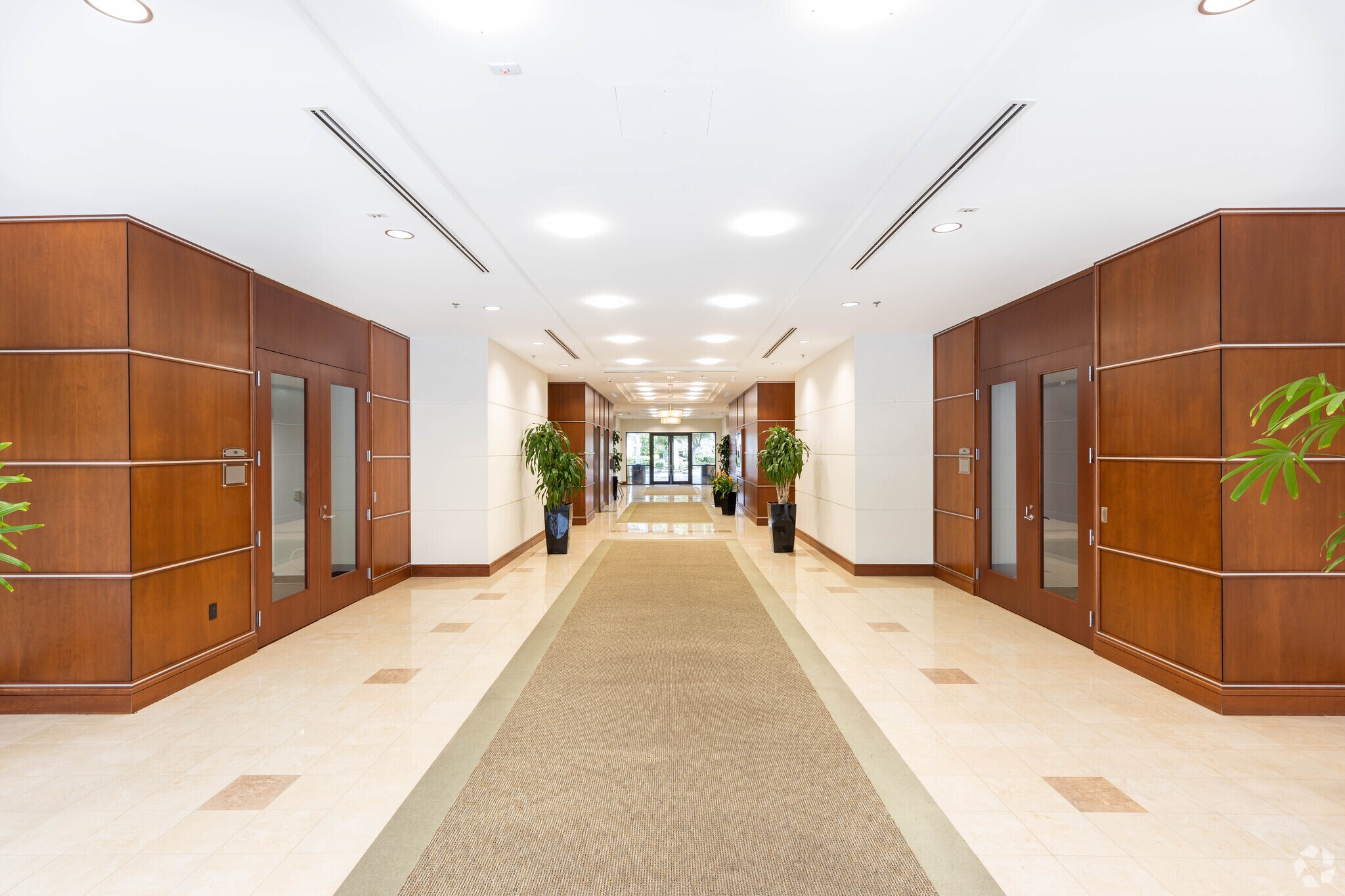 1550 Sawgrass Corporate Pky, Sunrise, FL à louer Hall d’entrée– Image 1 sur 2