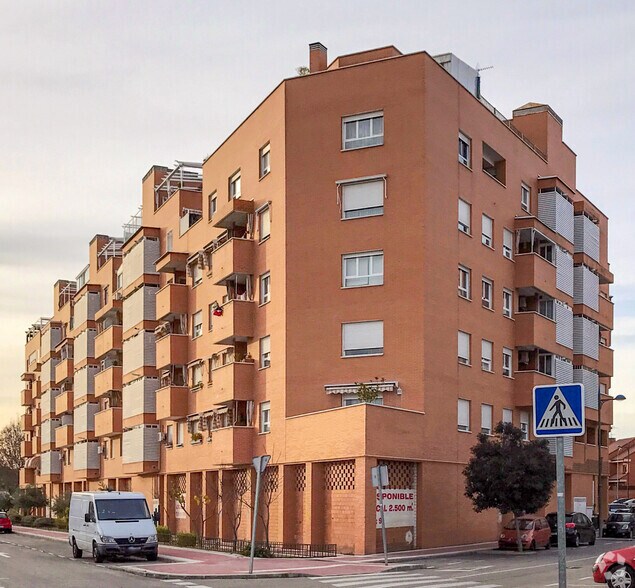 Immeuble residentiel dans Parla, Madrid à vendre - Photo de l’immeuble – Image 2 sur 2
