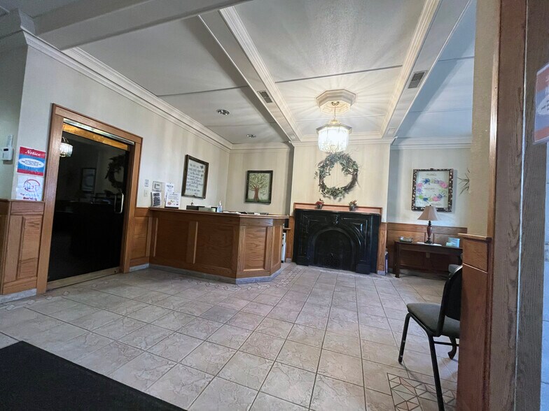 210 S Centre St, Pottsville, PA à vendre - Photo intérieure – Image 2 sur 14