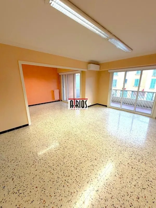 Bureau dans La Valette-du-Var à louer Photo de l’immeuble– Image 1 sur 10