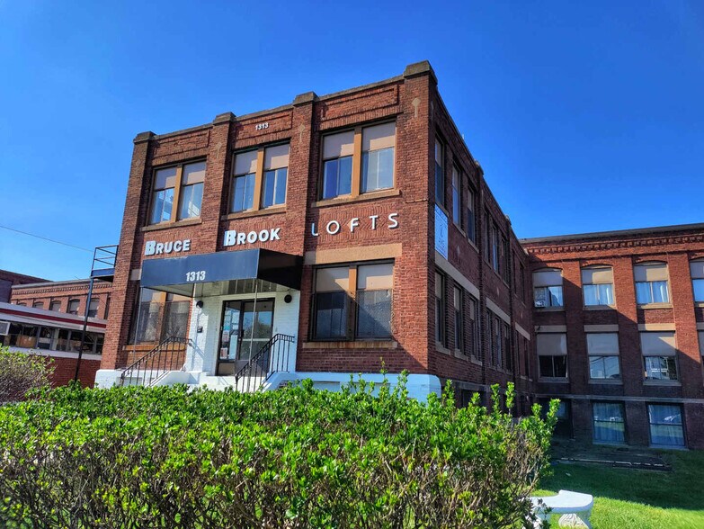 1313 Connecticut Ave, Bridgeport, CT à louer - Photo de l’immeuble – Image 3 sur 10