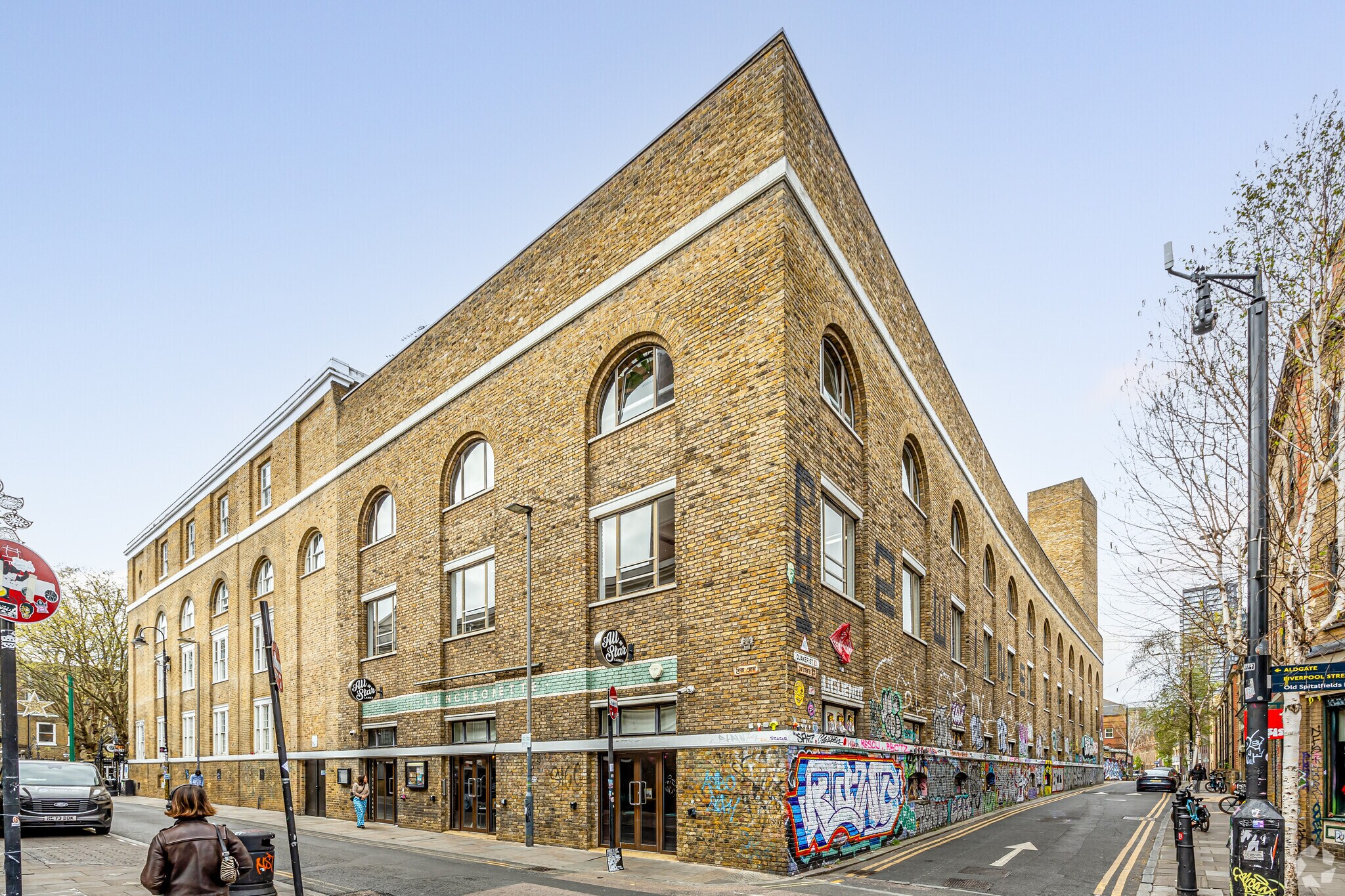 91 Brick Ln, Londres à louer Photo principale– Image 1 sur 5