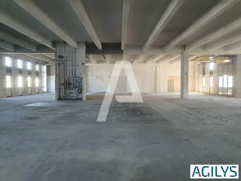 Industriel/Logistique dans Rungis à louer - Photo de l’immeuble – Image 3 sur 6