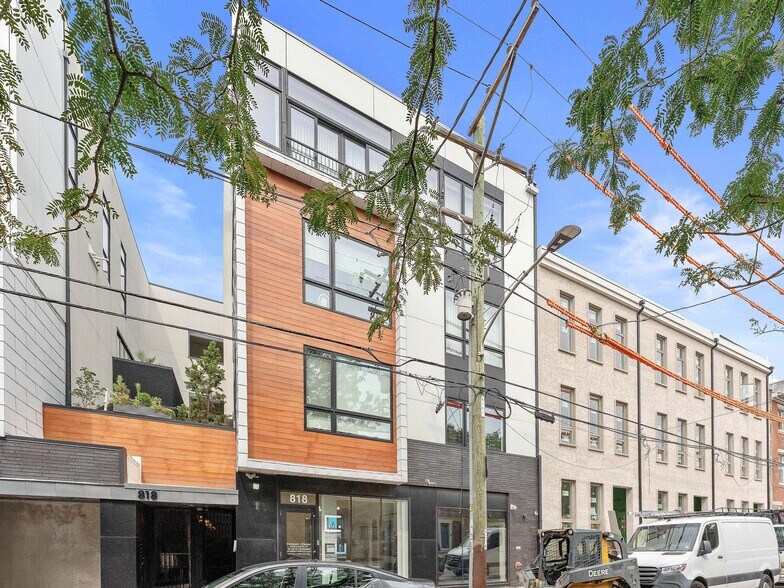 818 N 4th St, Philadelphia, PA à louer - Photo de l’immeuble – Image 2 sur 25