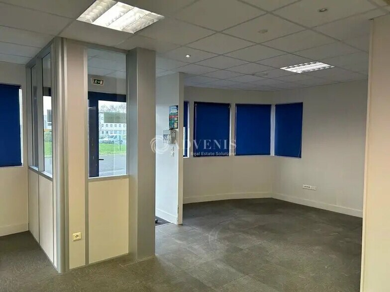 Bureau dans Parçay-Meslay à louer - Photo intérieure – Image 3 sur 12