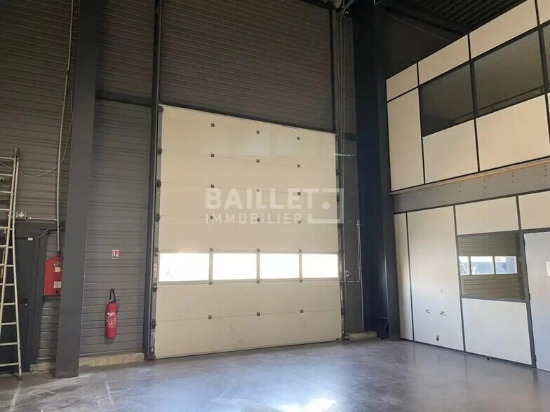 Industriel/Logistique dans Fréjus à louer - Photo intérieure – Image 3 sur 8