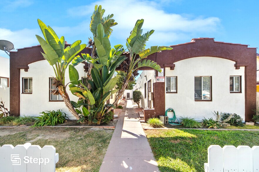 2652-2728 E 15th St, Long Beach, CA à vendre - Photo de l’immeuble – Image 3 sur 14