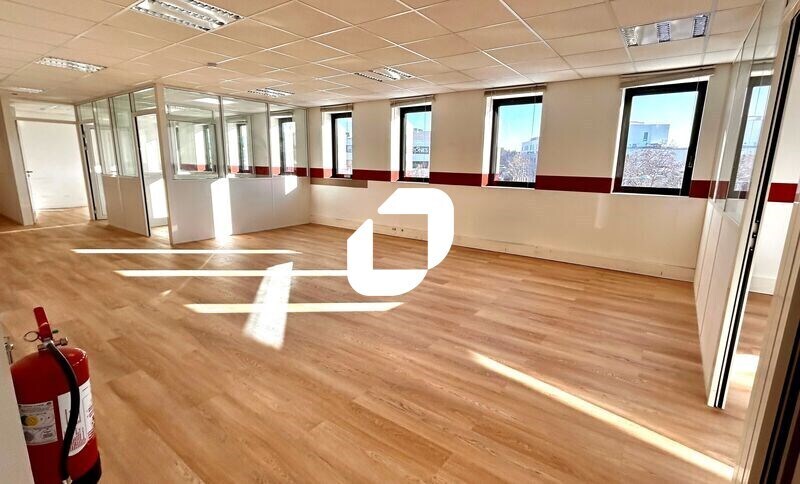 Bureau dans Nanterre à louer - Photo intérieure – Image 1 sur 3