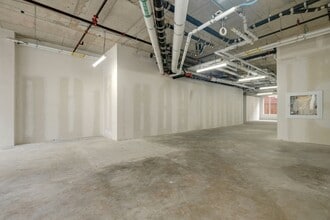 399 Winston Av, Ottawa, ON à louer Photo intérieure– Image 2 sur 15