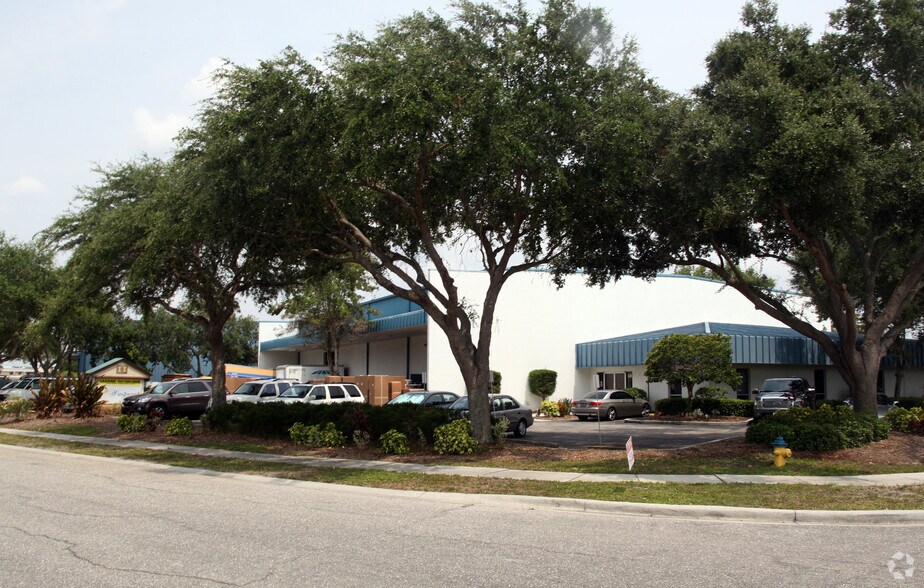 1130 Commerce Blvd, Sarasota, FL à vendre - Photo de l’immeuble – Image 3 sur 7