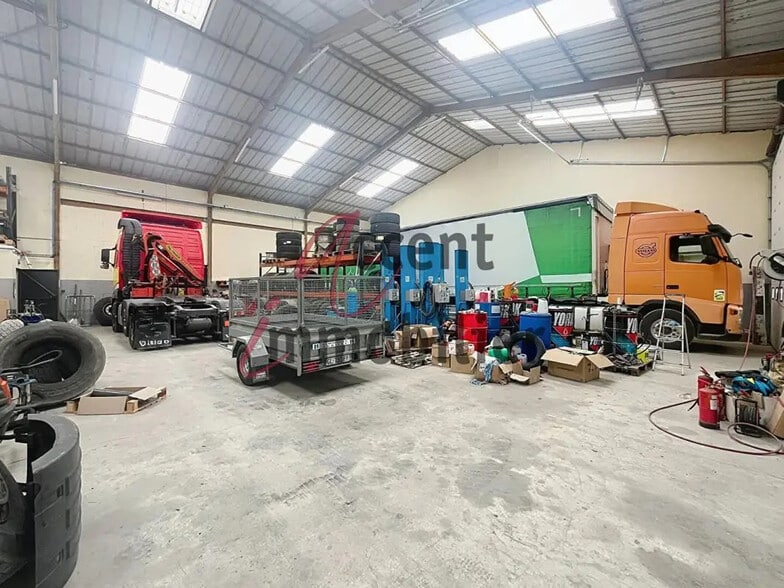 Industriel/Logistique dans Cavaillon à louer - Photo de l’immeuble – Image 3 sur 8
