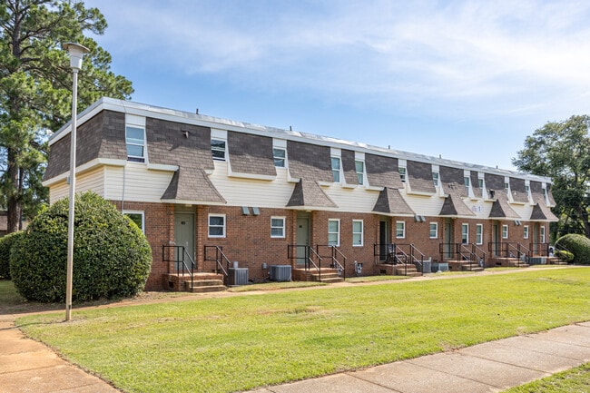 Plus de détails pour 1013 Cedar Ave, Albany, GA - Logement aux enchères