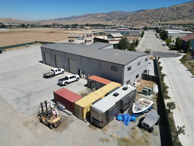 701 Bailey Ave, Tehachapi, CA à louer - Photo de l’immeuble – Image 3 sur 9