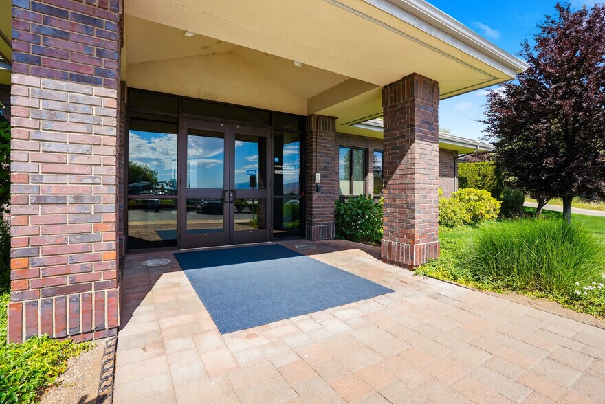 925 Triple Crown Ave, Yakima, WA à vendre - Photo de l’immeuble – Image 2 sur 22