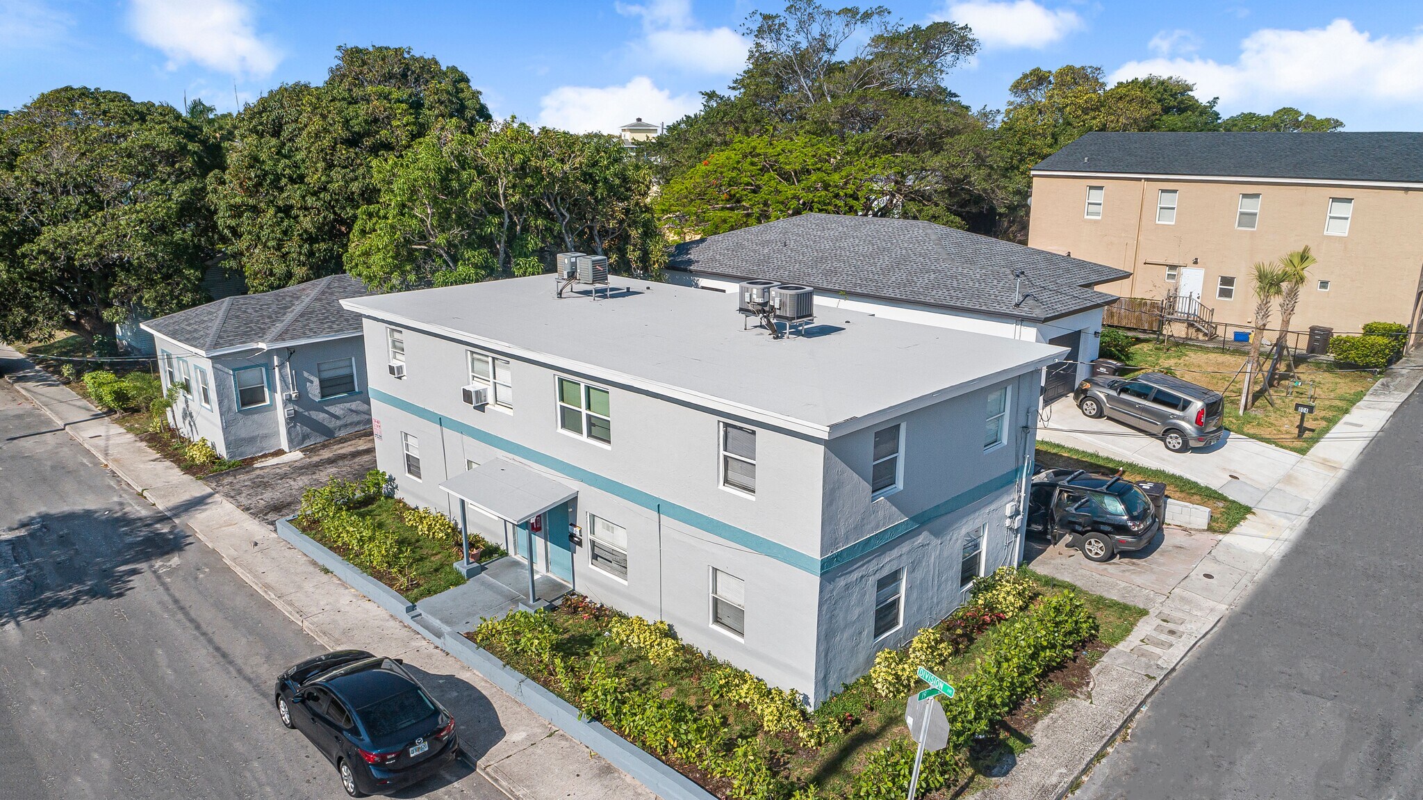 1909-1913 Division Ave, West Palm Beach, FL à vendre Photo de l’immeuble– Image 1 sur 12