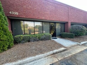 4335 S Lee St, Buford, GA à louer Photo de l’immeuble– Image 1 sur 10