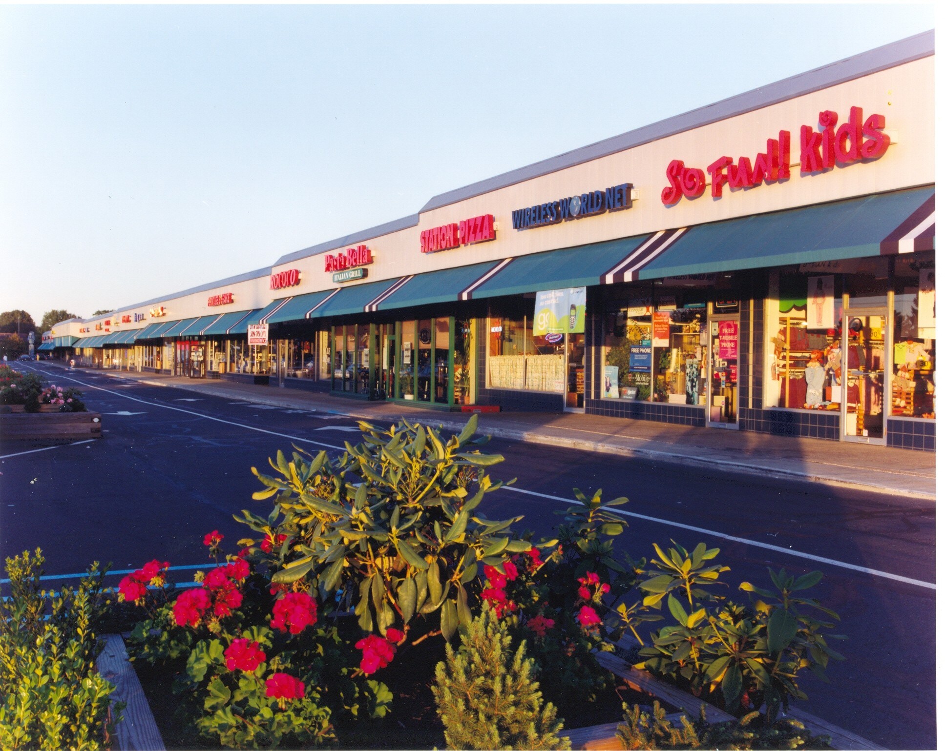 9309-9377 Krewstown Rd, Philadelphia, PA à louer Photo de l’immeuble– Image 1 sur 14