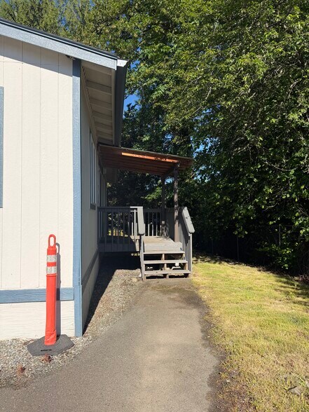 3304 Old Hartford Rd, Lake Stevens, WA à louer - Photo de l’immeuble – Image 2 sur 9