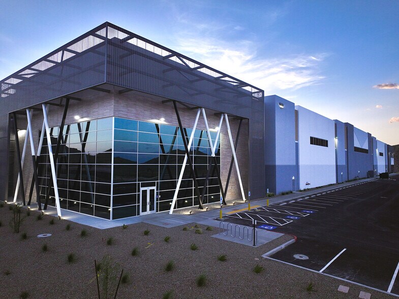 9600 Wesley D Adams Ave, Las Vegas, NV à louer - Photo de l’immeuble – Image 2 sur 9
