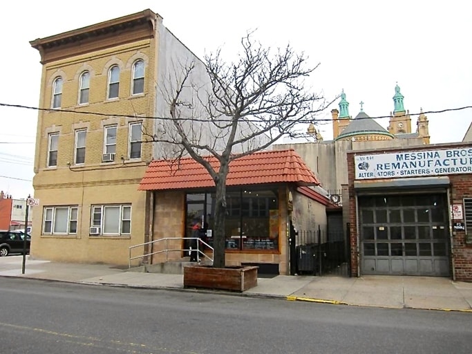 377 Seneca Ave, Ridgewood, NY à louer Photo principale– Image 1 sur 21